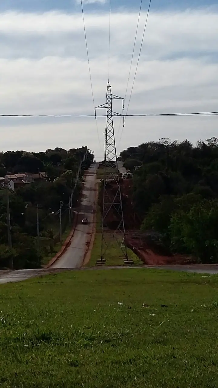 A 200 metros da casa fica a Avenida das Torres, passagem obrigatória para Roneys, conhecido como Maníaco da Torre, ir à escola | Foto: Arquivo pessoal/Roberto Silva