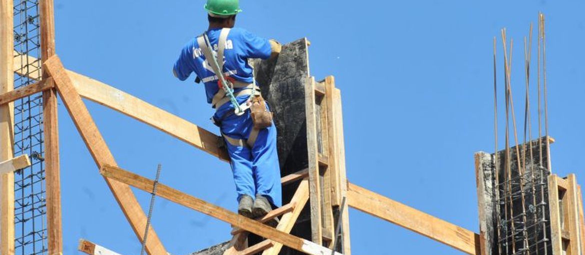 Construção civil tem se adaptado em Maringá