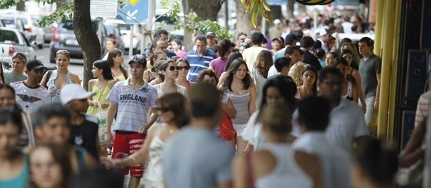 Horário especial de Natal do comércio inicia em três de dezembro