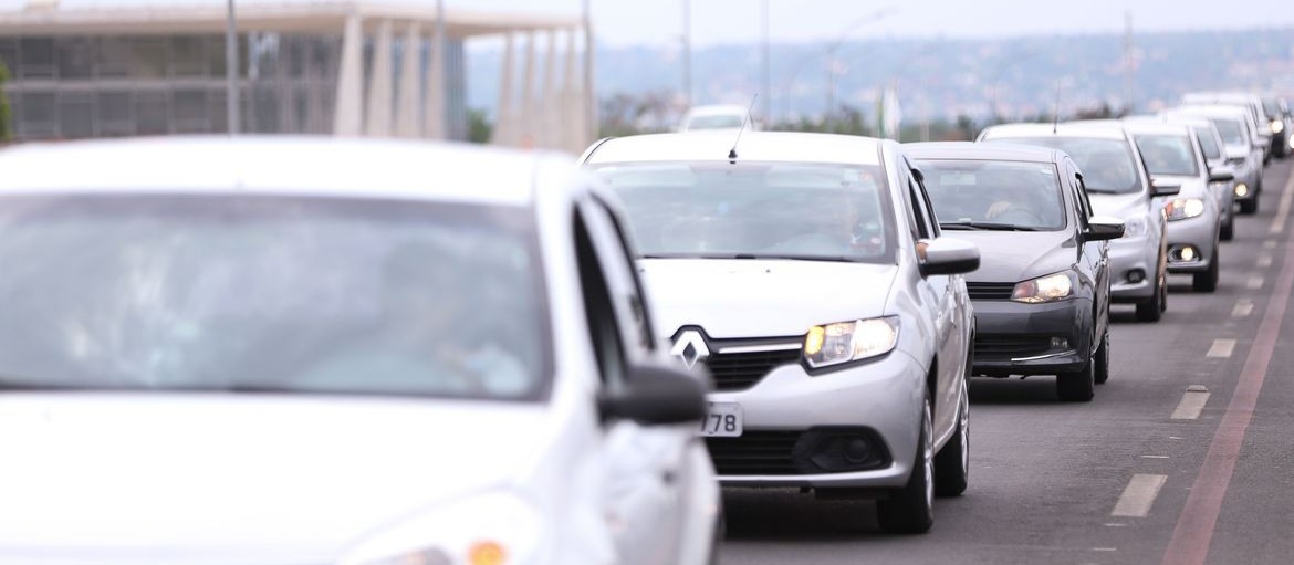 Motoristas e motociclistas de aplicativos poderão ter isenção do IPI na compra de veículos