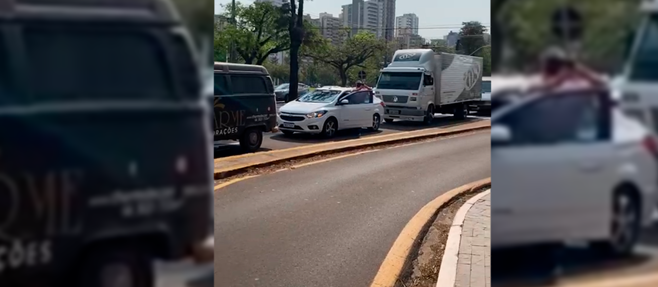 Carreata promovida por empresários do setor de eventos cobra resposta do prefeito