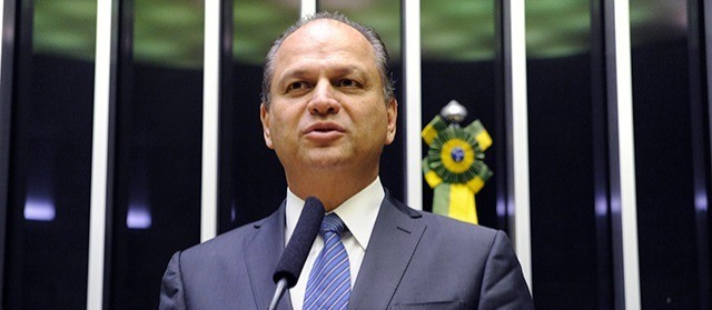 Deputado fala de medida que suspende contratos de trabalho