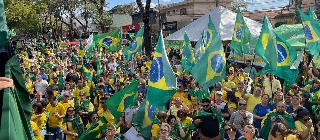 Protestos continuam em frente ao TG e ao posto G10, em Maringá, diz PM