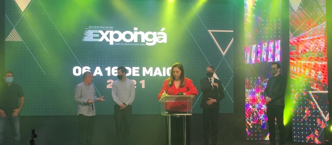 Presidente da SRM se emociona ao anunciar adiamento da Expoingá