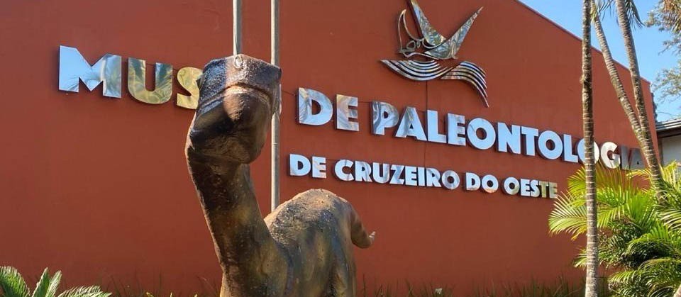 Cruzeiro do Oeste recebe título de Vale Nacional dos Dinossauros