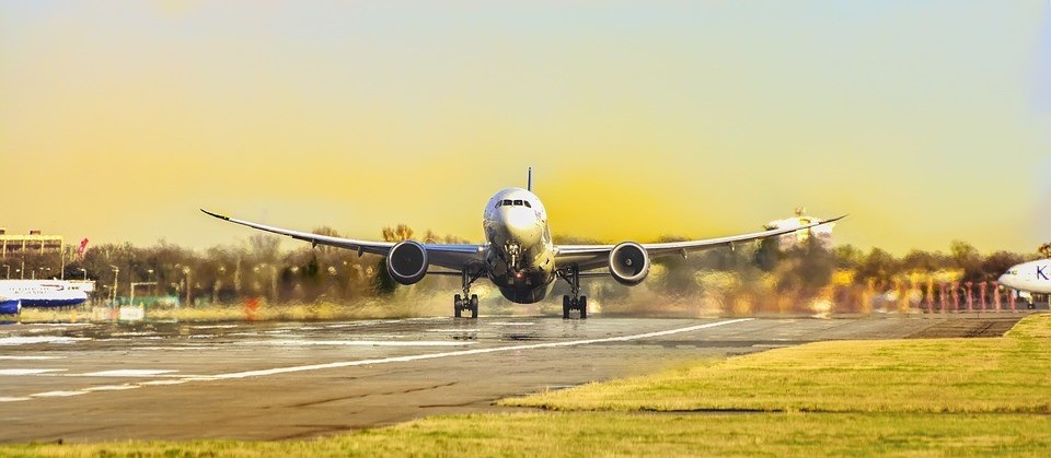  Estudo revela como carga tributária prejudica a aviação no Paraná