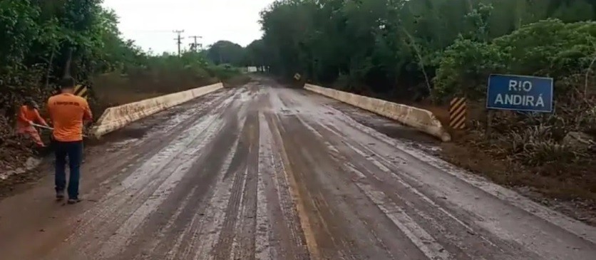 Rodovia PR-554, na região, é liberada após 3 dias de interdição