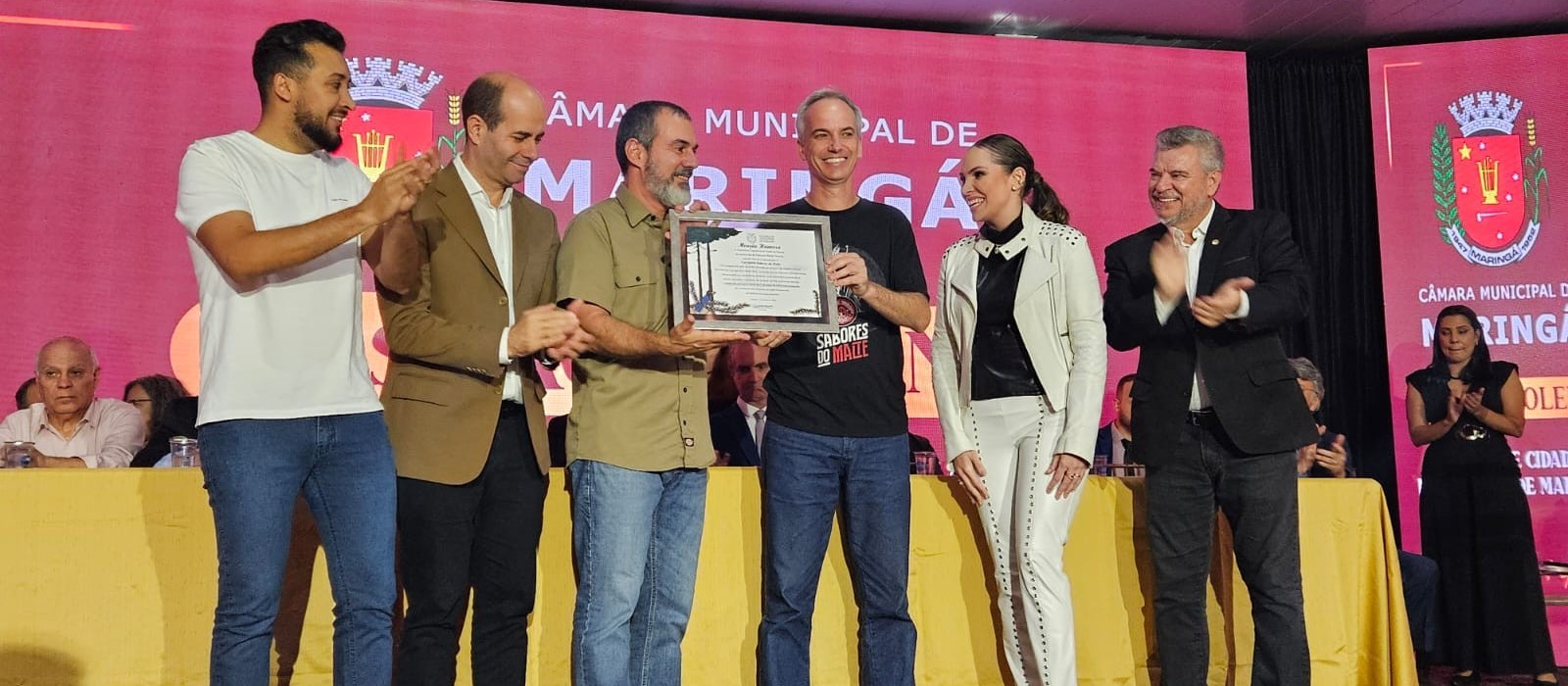 Deputados entregam homenagem à campeã brasileira de cervejas, Sabores do Malte