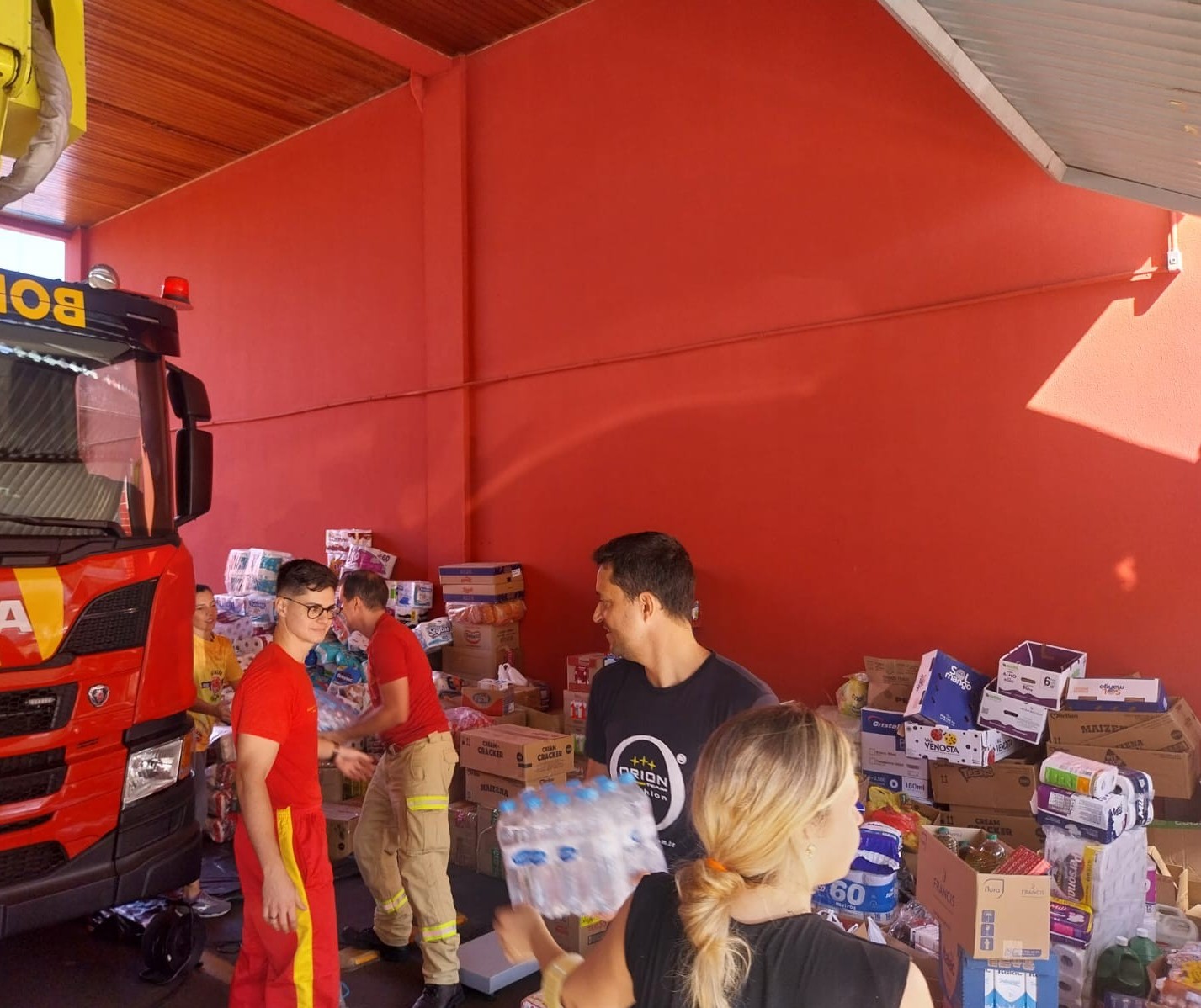 Doações para RS não param de chegar ao Corpo de Bombeiros em Maringá