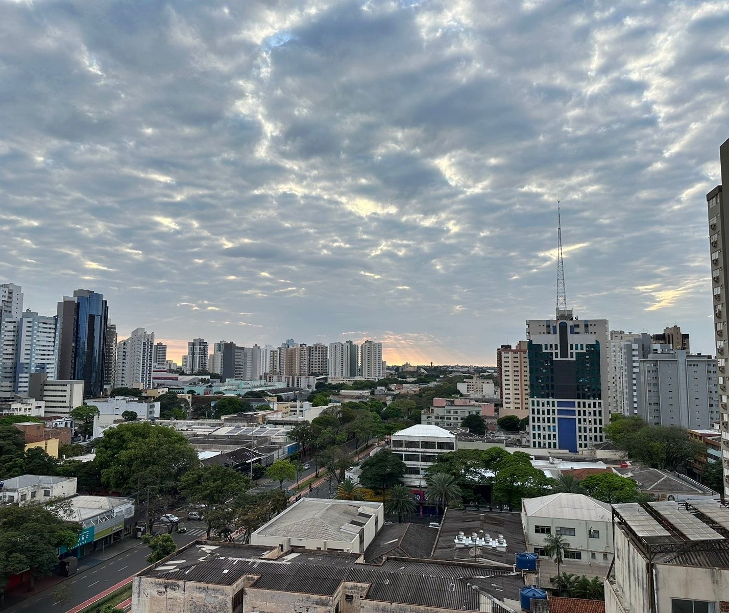 Terça-feira (29) segue com temperaturas amenas em Maringá; ao longo da semana volta a esquentar