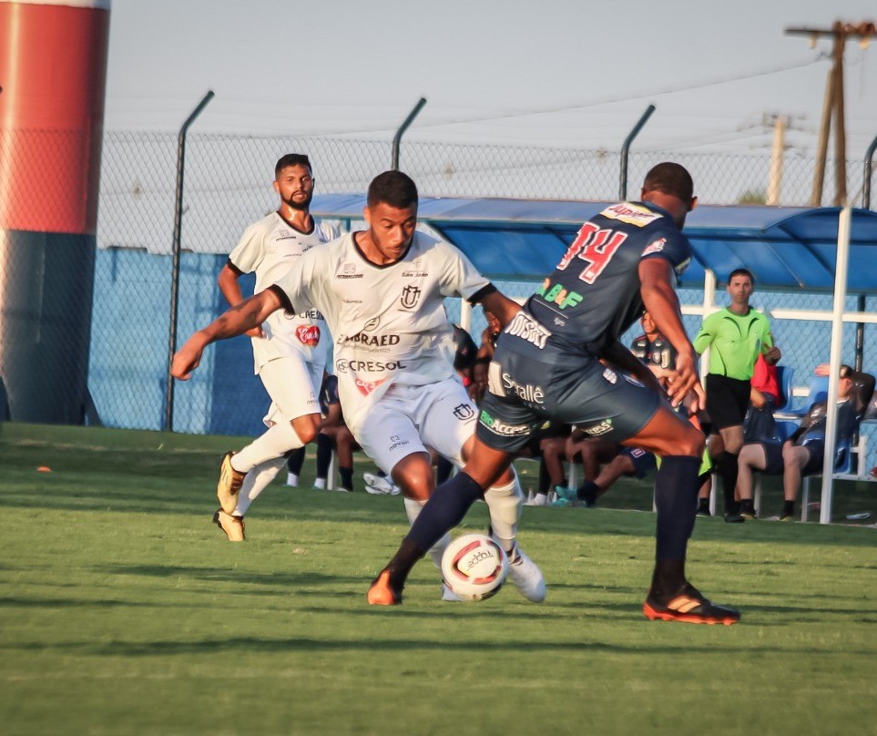 Maringá FC joga no Willie Davids pelo Torneio Paraná de Verão