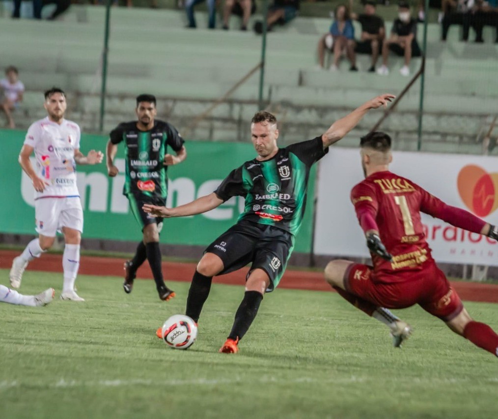 Maringá FC enfrenta o Azuriz pela quarta rodada do Paranaense