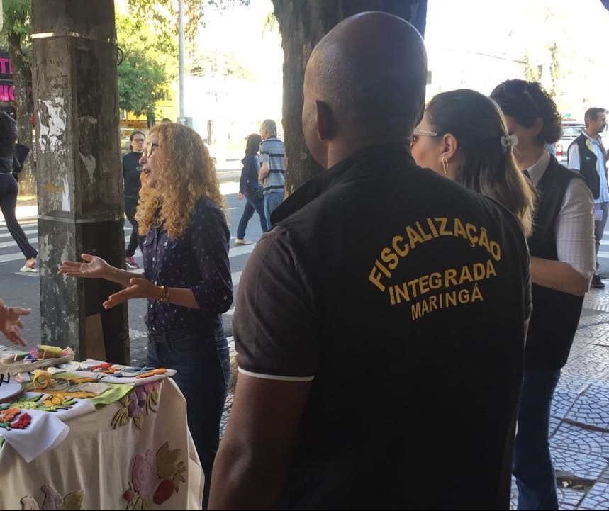 Força tarefa começa a orientar comércio ambulante em Maringá