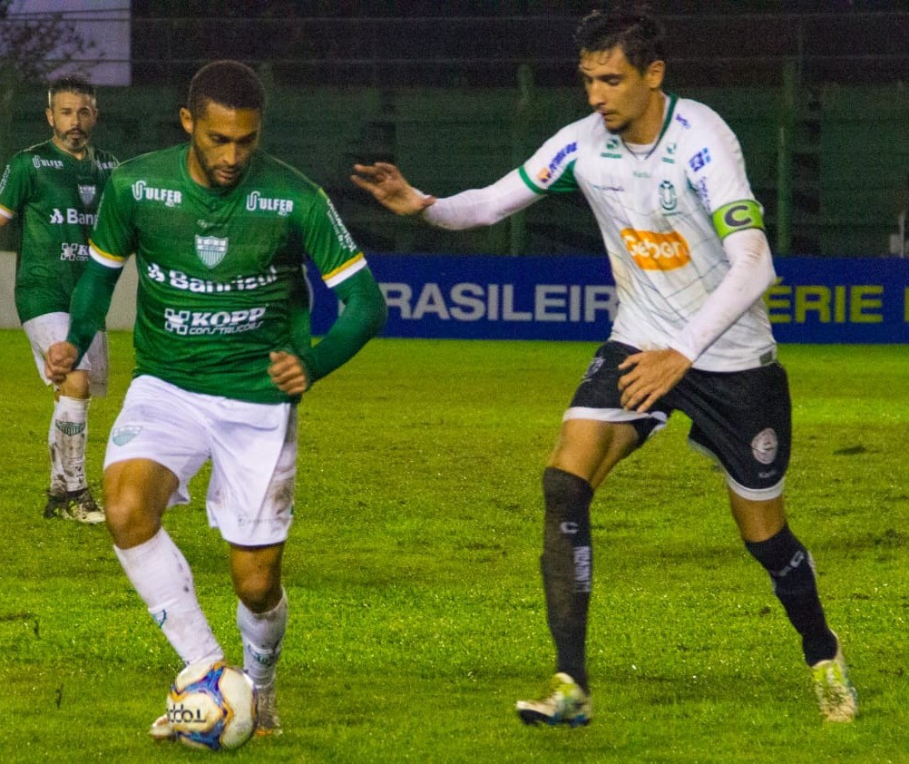 Pontos perdidos em casa foram decisivos na eliminação do MFC