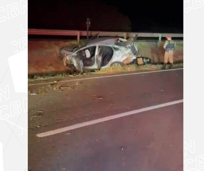 Carro com 360 kg de maconha foge de fiscalização e capota