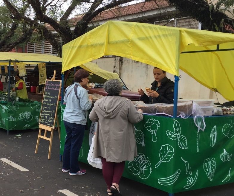 Domingo: dia de feira de produtos orgânicos em Maringá