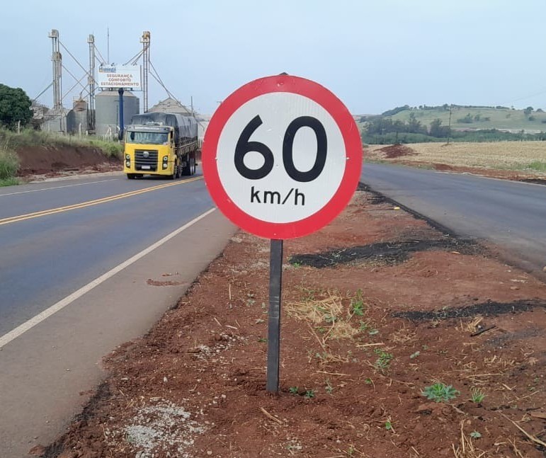 Fiscalização com radar na PR-317 registra mais de 300 infrações por excesso de velocidade