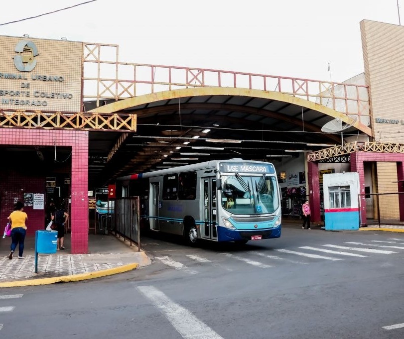 Funcionários de empresa de transporte de Apucarana encerram greve