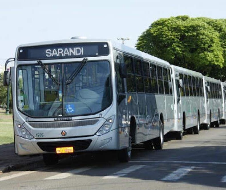 Homem arremessa pedra em ônibus do transporte coletivo em Sarandi