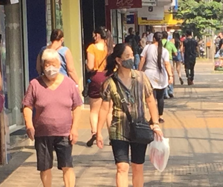 Primeiro sábado de lojas de rua abertas das 9h às 13h está sendo movimentado