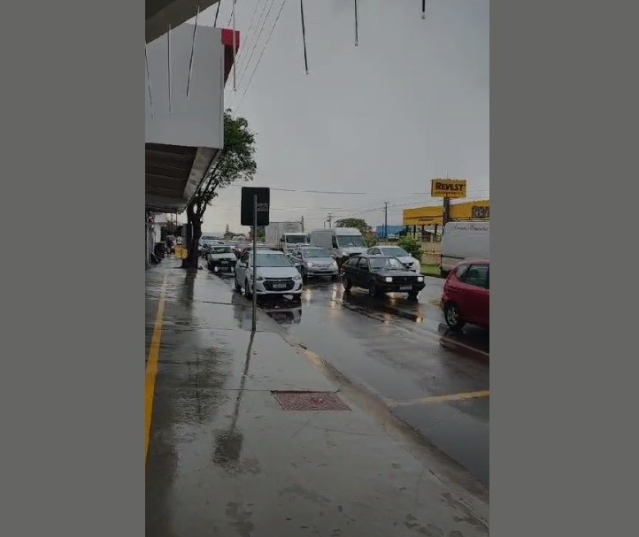 Pista de acesso da Avenida Colombo ao Contorno Sul está interditada