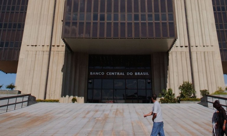 Copom pode anunciar elevação da Selic nesta quarta-feira (17)