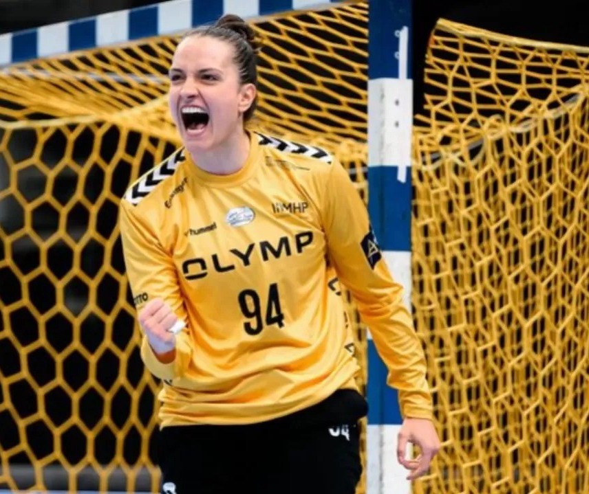 Gabi Moreschi brilha na estreia do handebol do Brasil nos Jogos Olímpicos