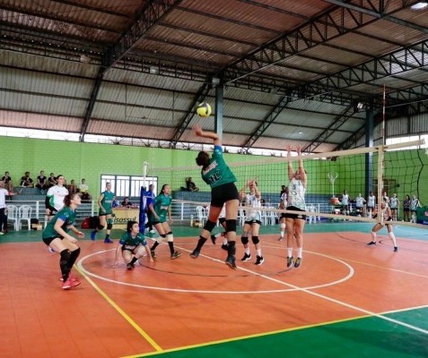 Amavôlei faz a melhor campanha da primeira fase do Paranaense feminino