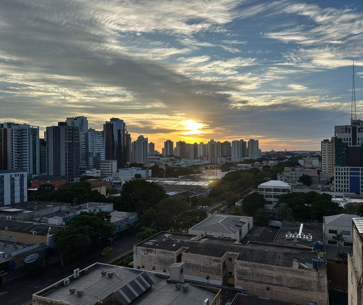 Máxima volta a se aproximar dos 30º C em Maringá nesta quinta-feira (16)