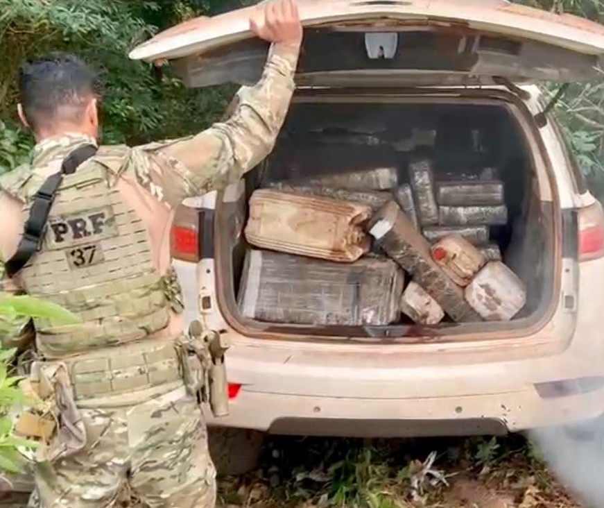 Polícia apreende uma tonelada de maconha em Farol