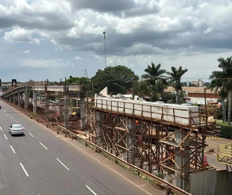 Trecho da BR-376 em Sarandi está bloqueado para obras de viaduto