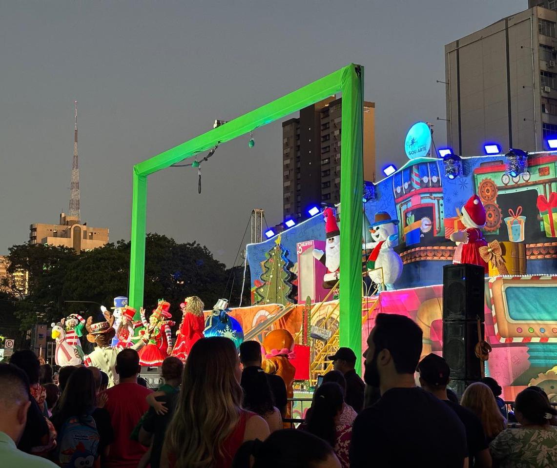 Chegada do Papai Noel e show de Lulu Santos marcam abertura da Maringá Encantada