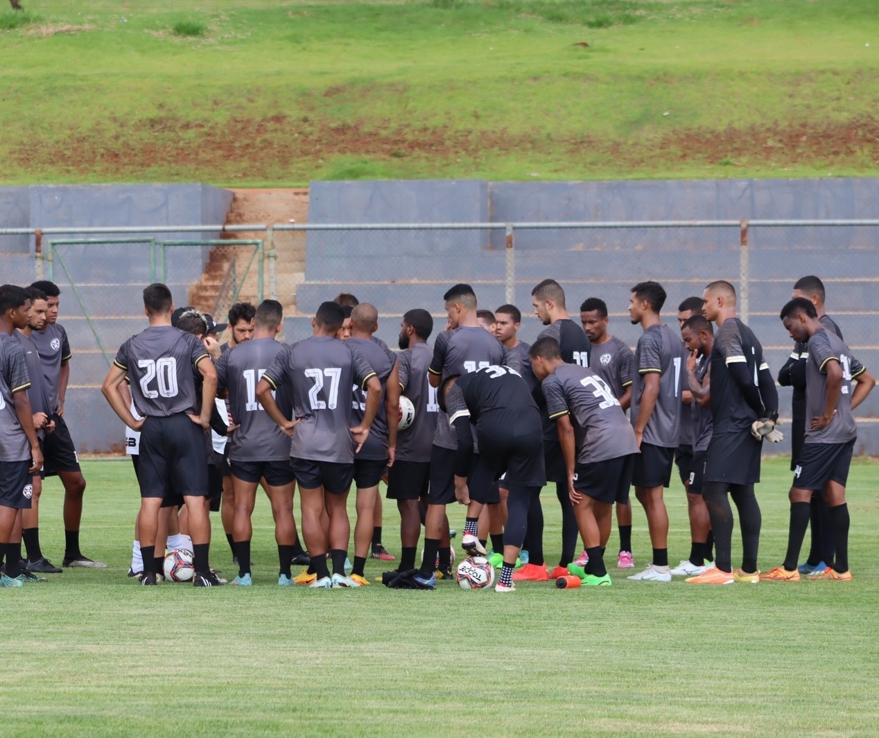 Equipe enfrenta Grêmio Prudente nesta sexta-feira (23)