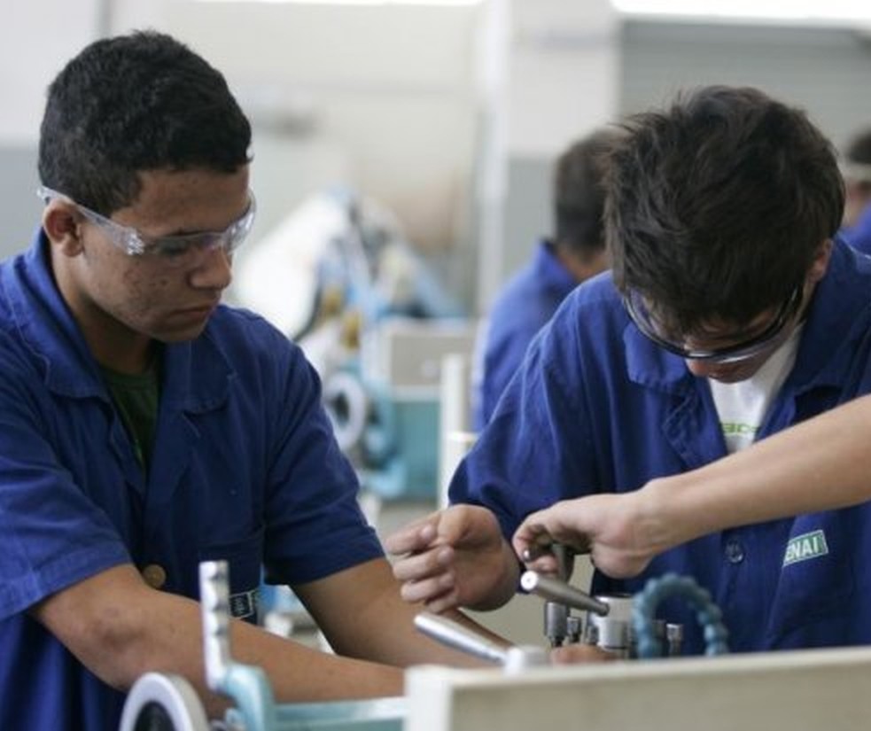 Ensino técnico possibilita que jovens entrem no mercado de trabalho em curto prazo