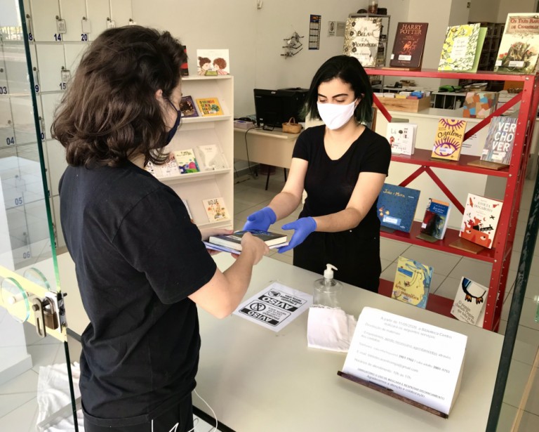 Novo decreto libera espaços expositivos e funcionamento das bibliotecas em Maringá