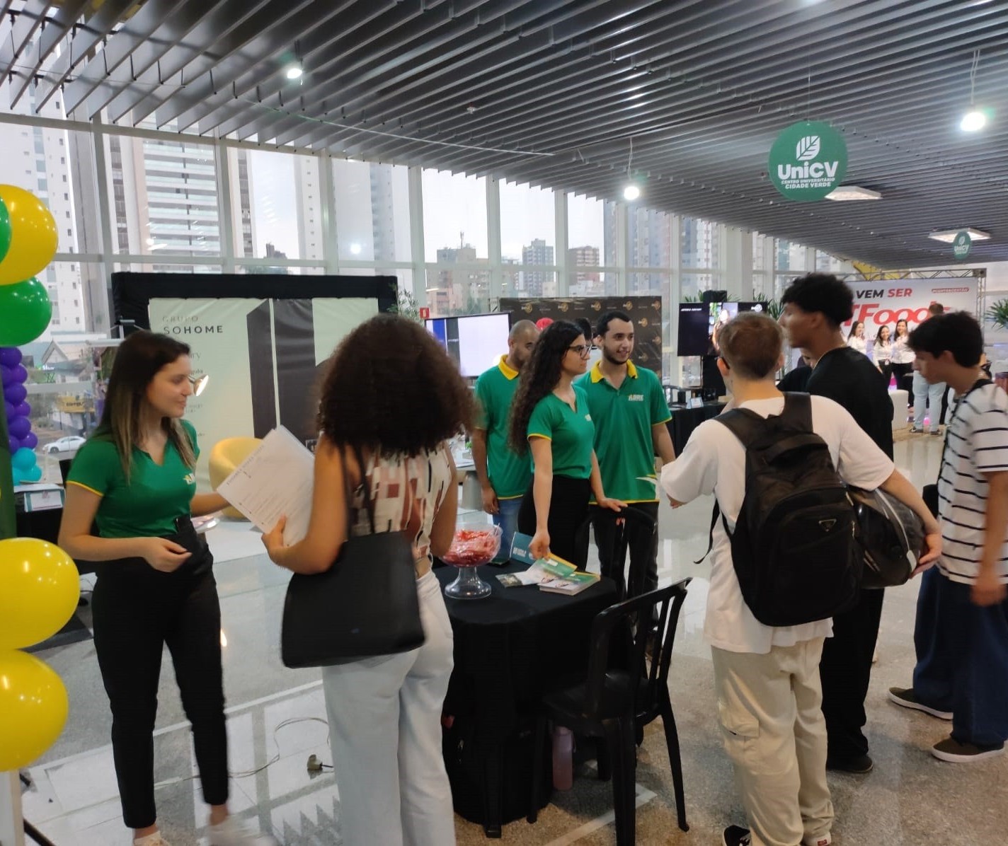 Feira da Empregabilidade reúne mais de mil vagas de emprego em Maringá