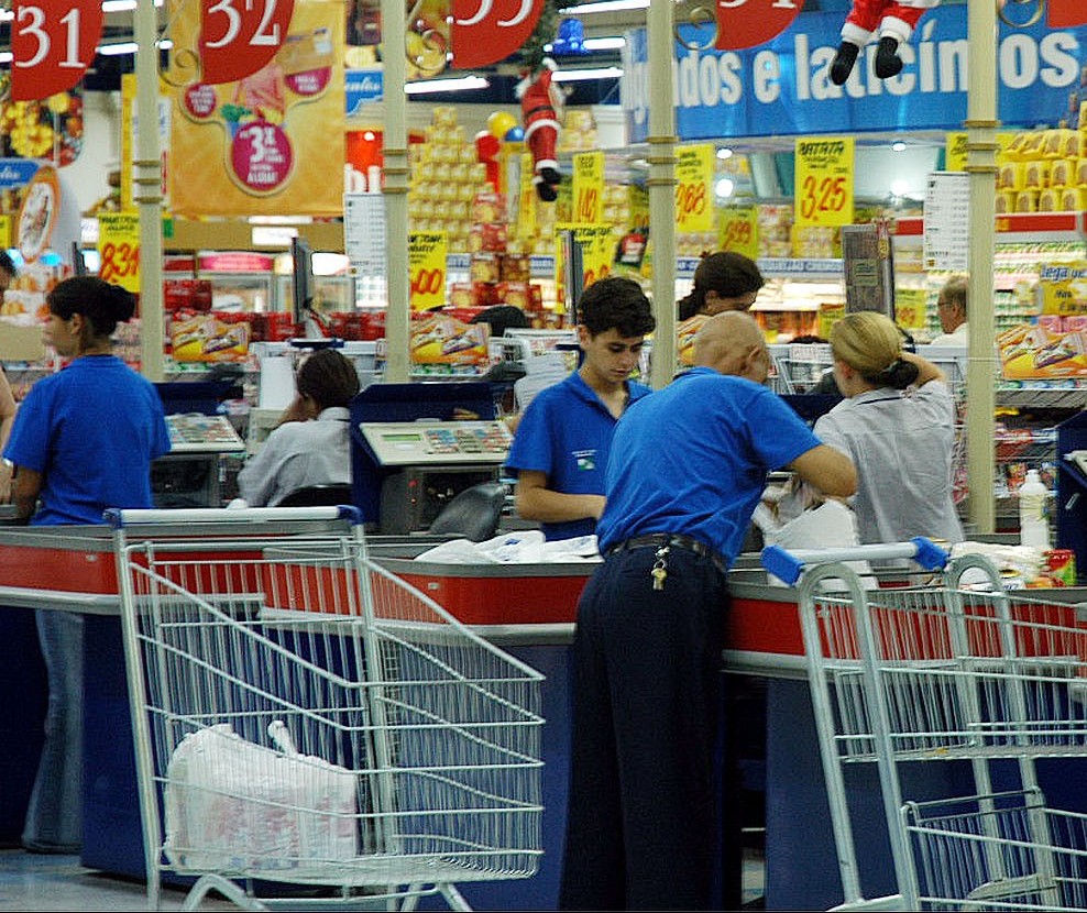 Rede de supermercados abre 220 vagas em Maringá