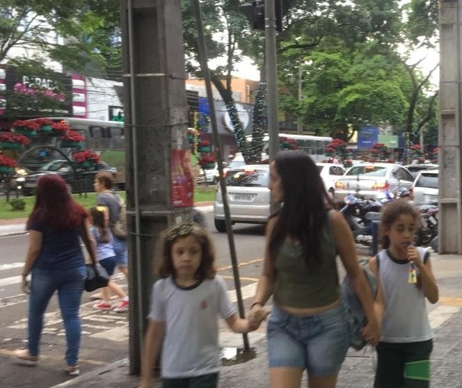 Comércio abrirá na noite de sexta-feira (10) que antecede o Dia das Mães