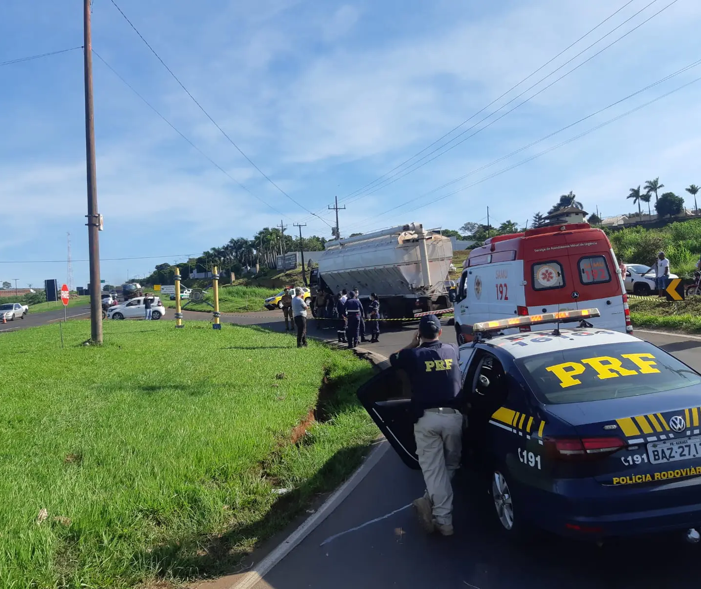 Ciclista morre após se desequilibrar, cair em rodovia e ser atropelada por caminhão, em Jandaia do Sul