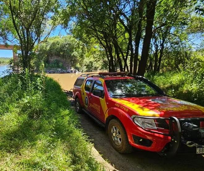 Bombeiros seguem buscas por homem desaparecido no Rio Tibagi