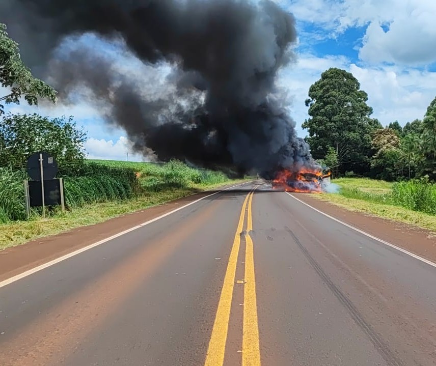 Duas pessoas morrem carbonizadas em acidente na BR-369