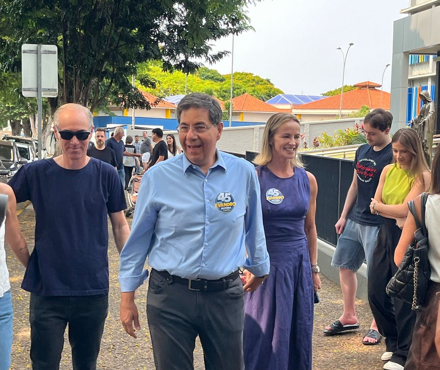 Candidato Evandro Oliveira (PSDB) votou no Colégio Marista