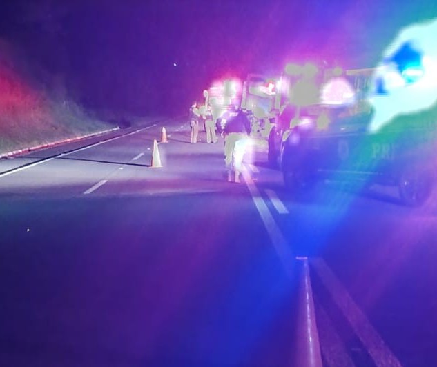 Acidente entre dois carros e caminhão é registrado na Estrada Boiadeira