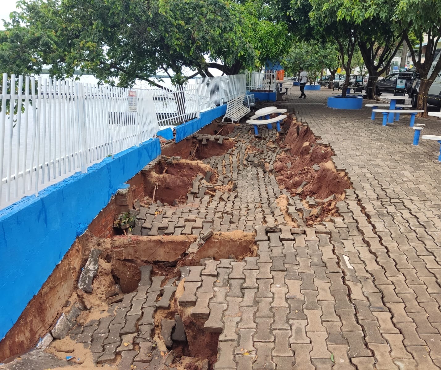 Prainhas do noroeste são cobertas de água após chuvas intensas