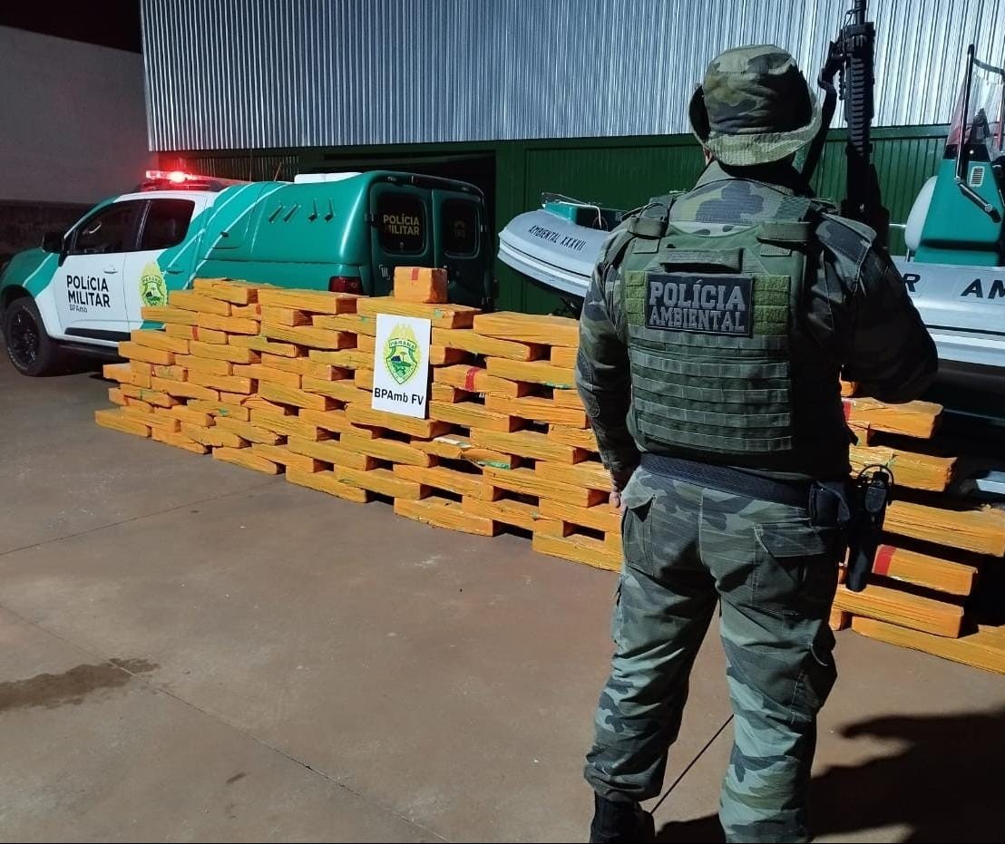 Polícia Ambiental apreende uma tonelada de maconha em ilha